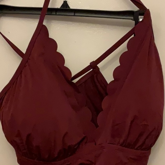 NWT la Blanca women’s one piece scalloped v neck swimsuit size 20W. - Picture 2 of 5